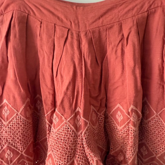 Free People Coral Orange Eyelet Embroidered Pleated Shorts Size 2 - Picture 5 of 10